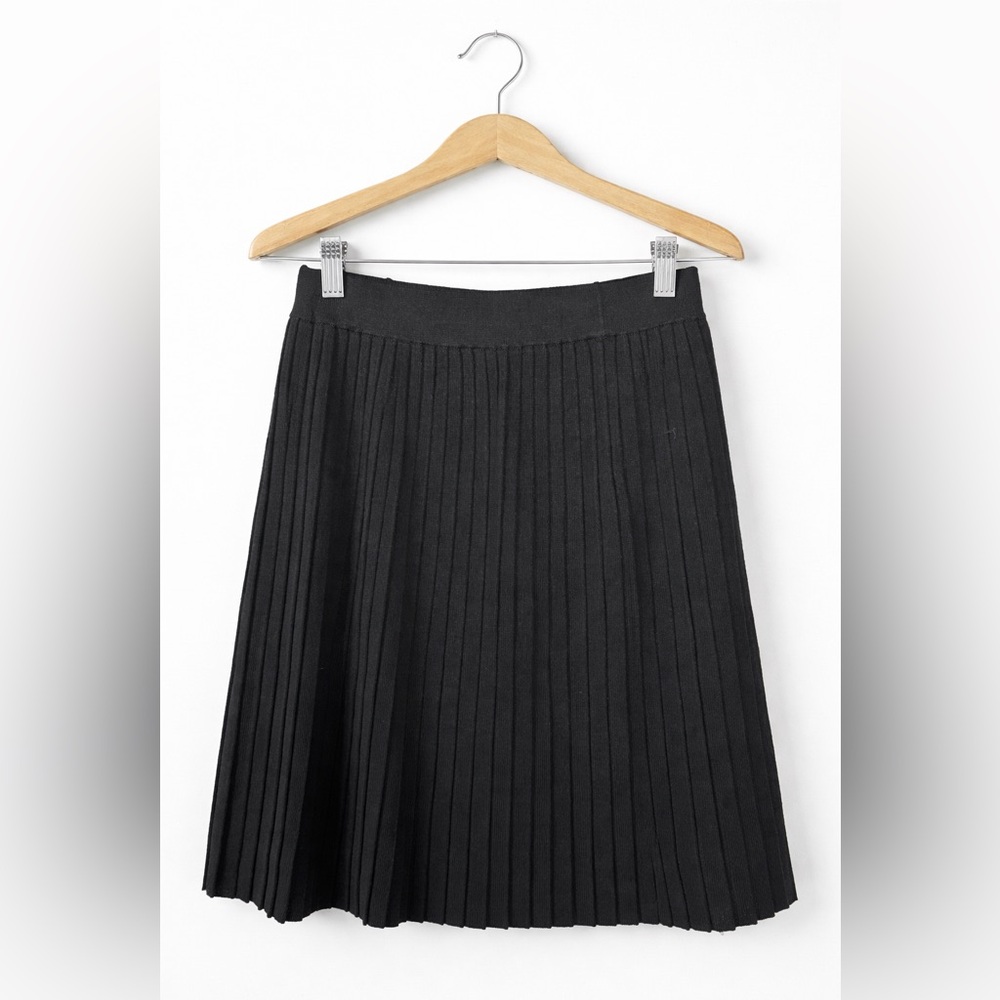 St. John Basics Black Pleated Knit A-Line Skirt Size 6 Luxury Classic Preppy
